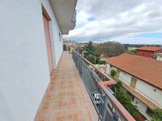 Appartamento in Vendita a San Giovanni la Punta, zona Via Trappeto, 120'000€, 140 m²