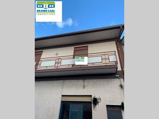 Casa Indipendente in Vendita a Trecastagni, zona Zona Tondo, 95'000€, 85 m²