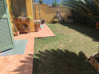 Villa bifamiliare in Vendita a Castelnuovo Magra, zona Molicciara, 299'000€, 170 m², arredato