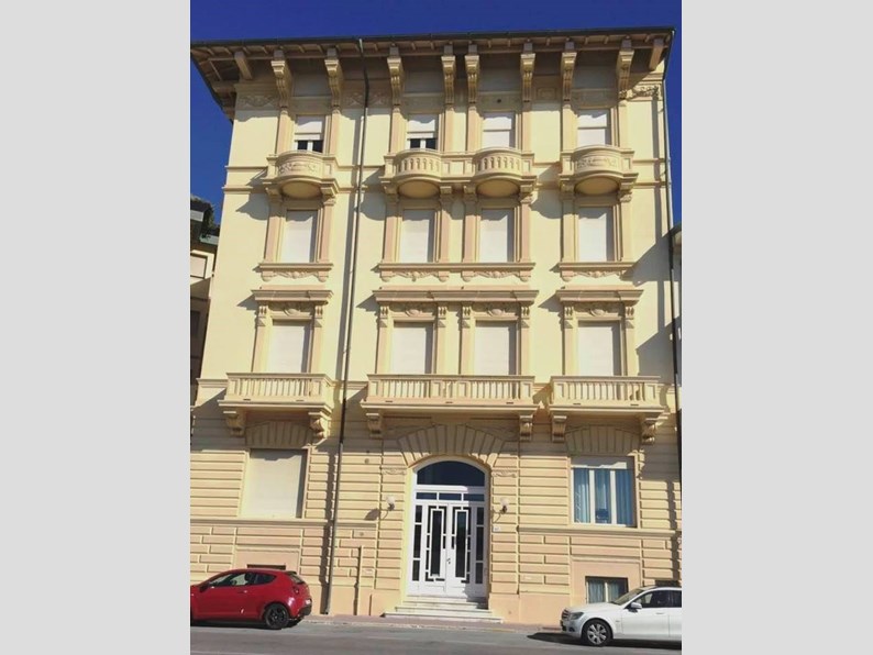 Appartamento in Vendita a Viareggio, zona passeggiata , 790'000€, arredato