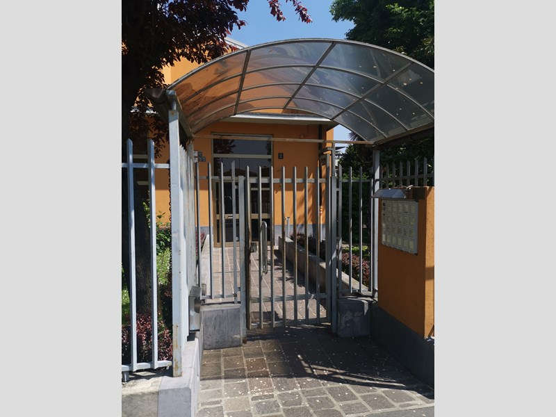 Bilocale in Vendita a Milano, zona BAGGIO, 185'000€, 75 m²