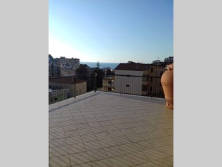 Attico in Affitto a Agropoli, zona Agropoli, 100 m², arredato