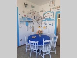 Villa in Vendita a Lizzano, zona Marina di Lizzano, 185'000€, 320 m², arredato