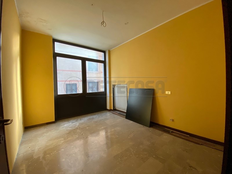 Appartamento in Vendita a Bassano del Grappa, 180'000€, 200 m²