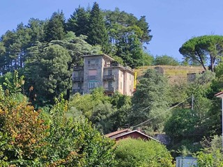 Casa Indipendente in Vendita a Castiglione Chiavarese, zona Velva, 200'000€, 600 m²