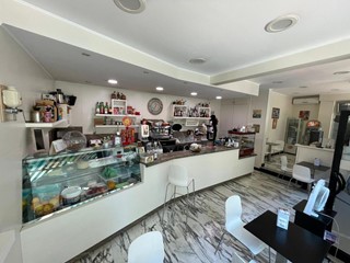 Attività commerciale in Vendita a Sanremo, zona Centro, 110'000€, 120 m², arredato