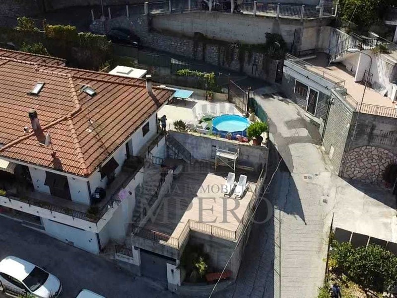 Casa Semi Indipendente in Vendita a Camporosso, 286'000€, 90 m², con Box