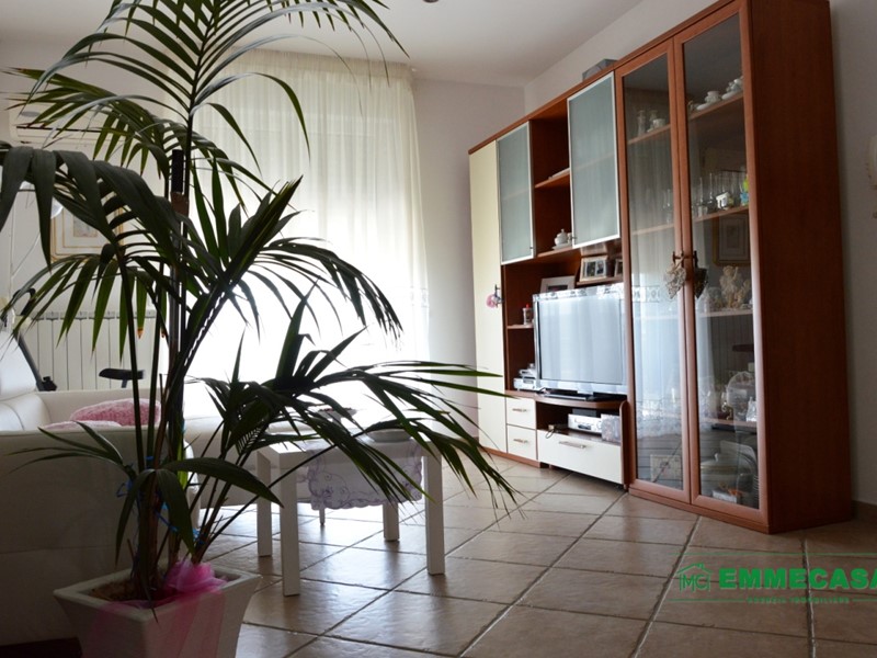 Trilocale in Vendita a Valenzano, 150'000€, 95 m²