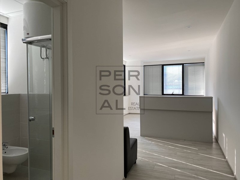 Ufficio in Affitto a Bolzano, 457€, 30 m²