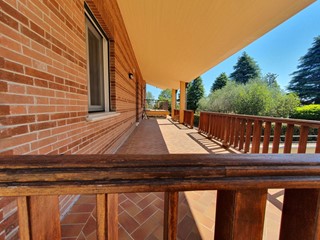 Casa Indipendente in Vendita a Santarcangelo di Romagna, 650'000€, 300 m², con Box