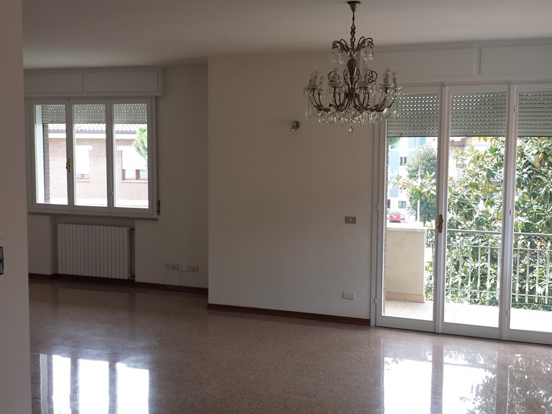 Appartamento in Affitto a Rimini, zona Palacongressi, 1'150€, 160 m²