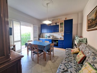 Quadrilocale in Vendita a Diano Marina, 70 m², arredato, con Box