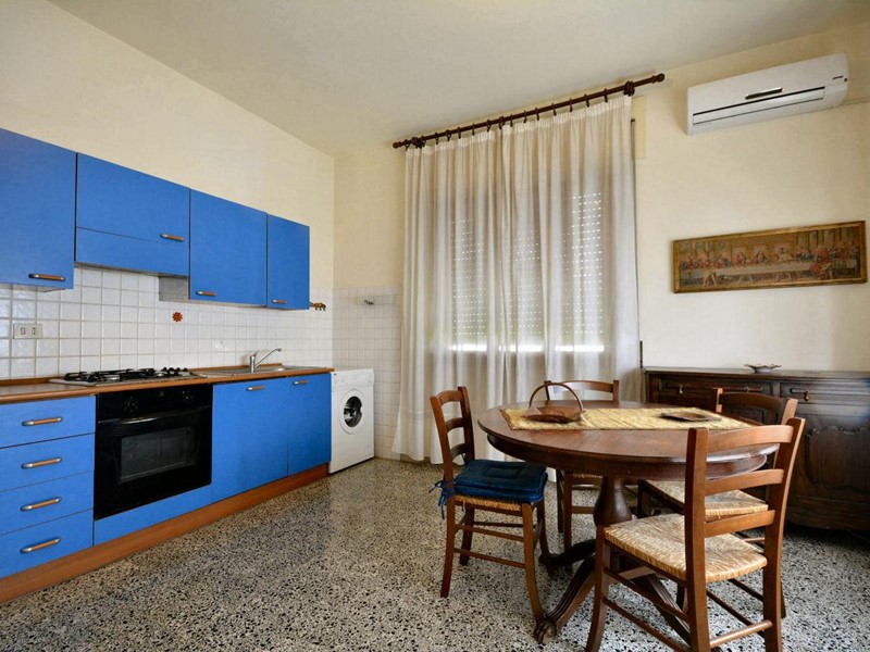 Villa in Vendita a Lucca, zona Vicopelago, 330'000€, 180 m²