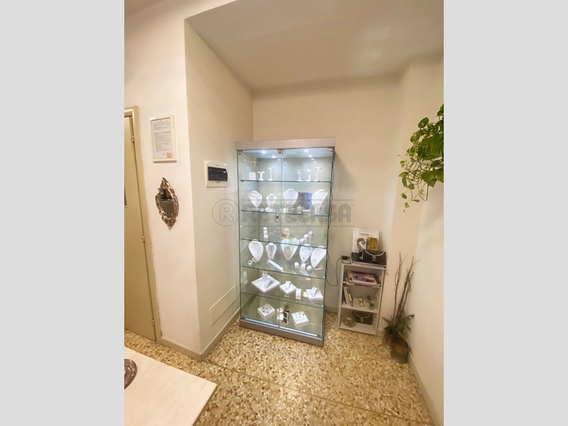 Immobile commerciale in Vendita a Vicenza, 65'000€, 35 m²