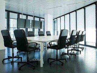 Immobile commerciale in Affitto a Massa, 8'000€, 800 m²