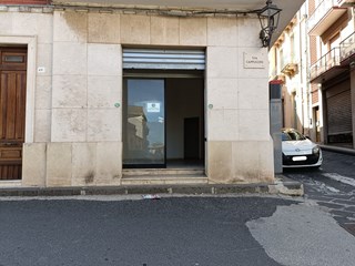 Attività commerciale in Vendita a Palazzolo Acreide, zona Via San Sebastiano, 350€, 30 m²