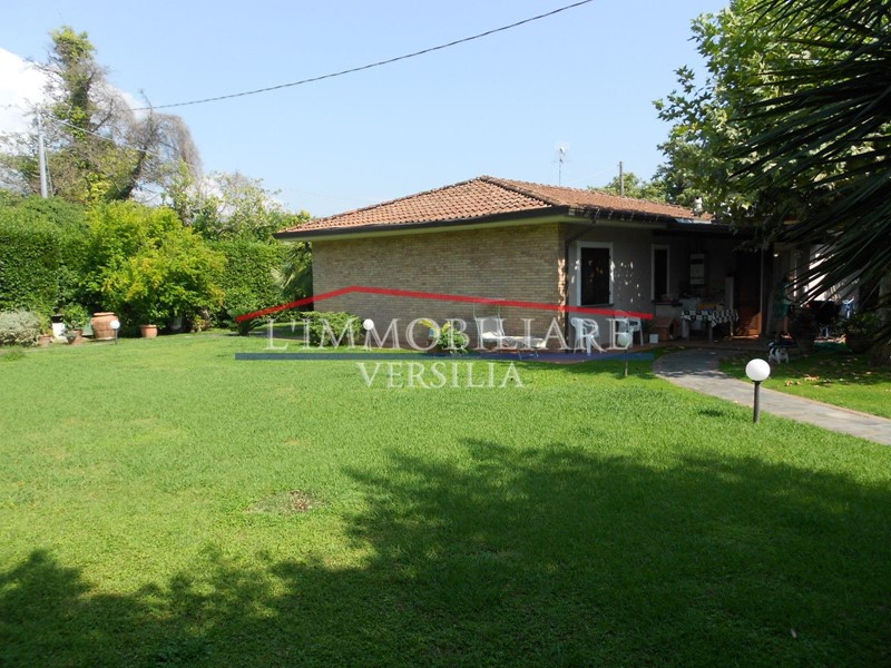 Villa in Vendita a Pietrasanta, 880'000€, 119 m², arredato
