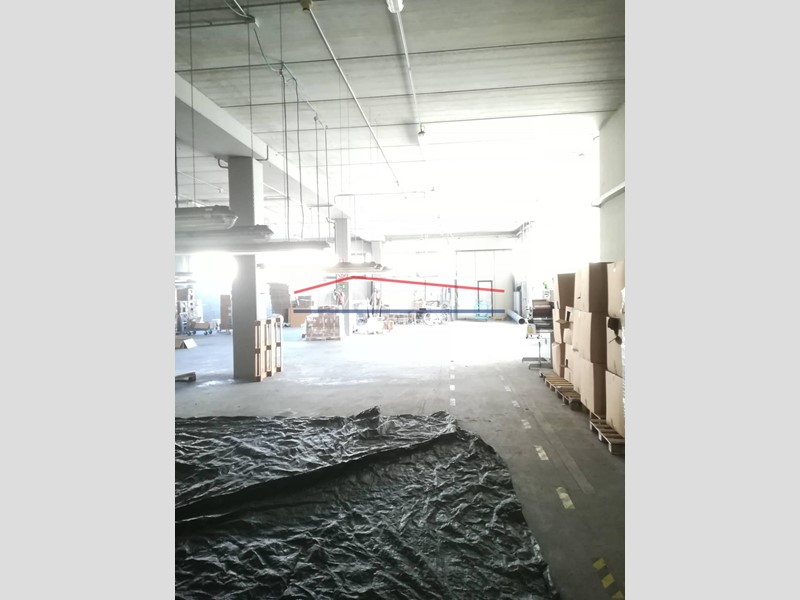 Capannone in Vendita a Massa, zona Romagnano, 850'000€, 1500 m²