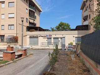 Immobile commerciale in Affitto a Roma, zona Palmiro Togliatti - Porta Portese Est , 2'000€, 130 + esterno