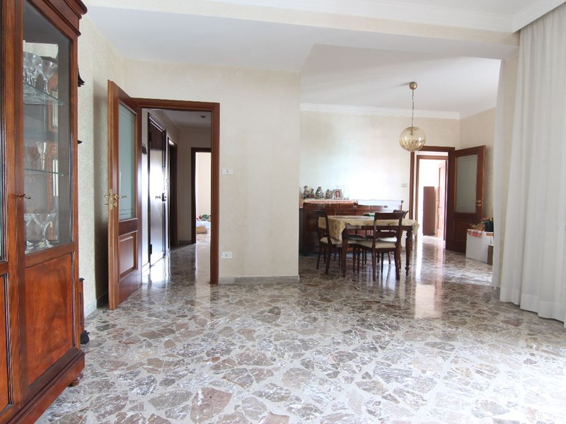 Appartamento in Vendita a Siracusa, zona via Tisia, 145'000&euro;, 143 m²