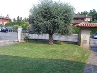 Villa bifamiliare in Vendita a Bedizzole, zona ponte s. marco, 380'000€, 235 m²