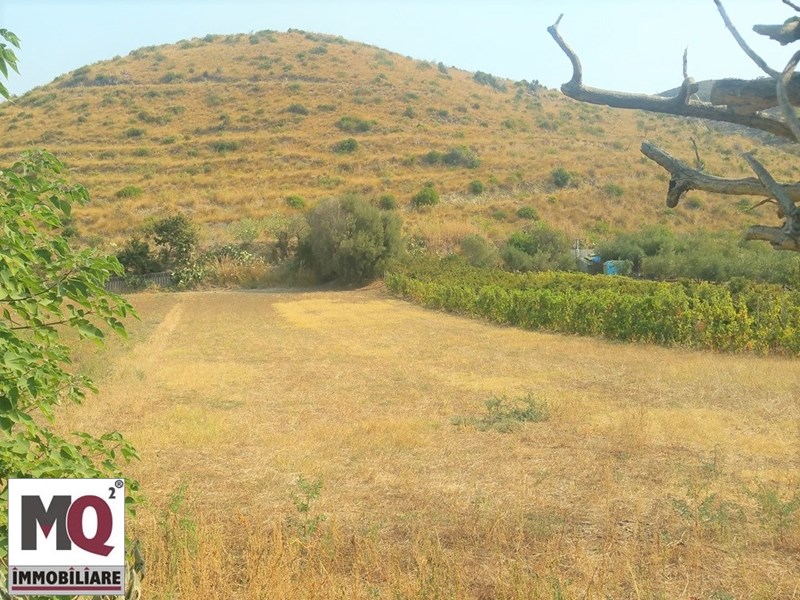 Terreno agricolo in Vendita a Mondragone, zona via incaldana, 9'000€, 1100 m²