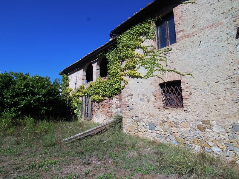 Casa Semi Indipendente in Vendita a Castelnuovo Berardenga, 650'000€, 520 m²