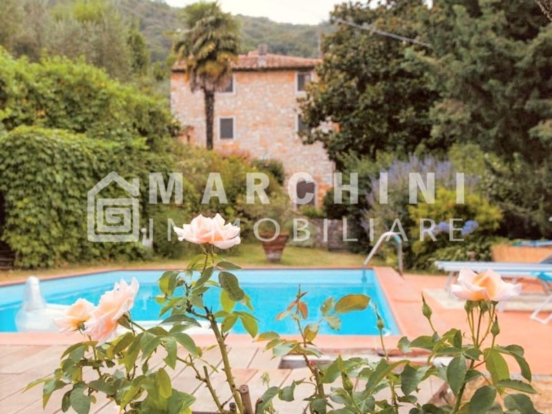 Casa di corte in Vendita a Lucca, zona Gattaiola, 1'080'000€, 250 m²