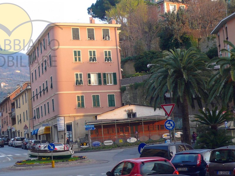 Appartamento in Affitto a Recco, zona Centrale, 650€, 80 m², arredato