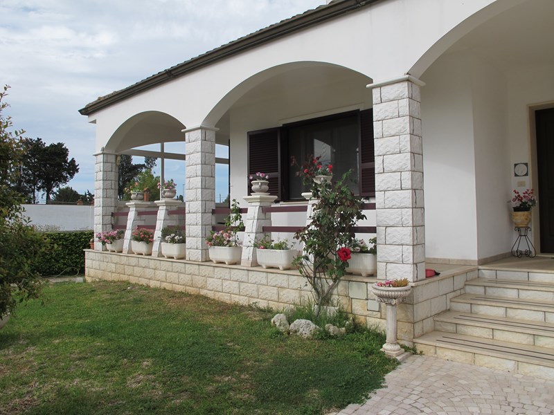 Villetta a schiera in Vendita a Lecce, zona villaggio dario, 250'000€, 120 m²