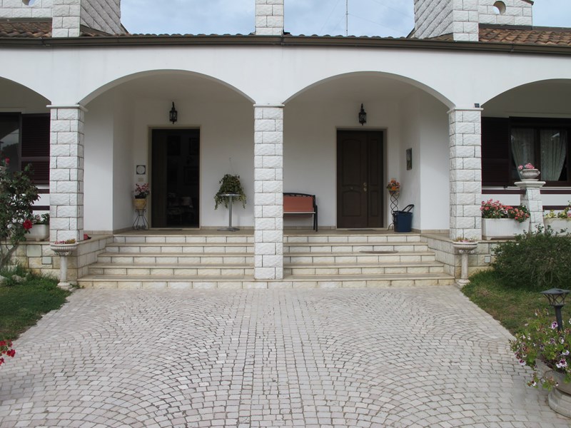 Villetta a schiera in Vendita a Lecce, zona villaggio dario, 250'000€, 120 m²