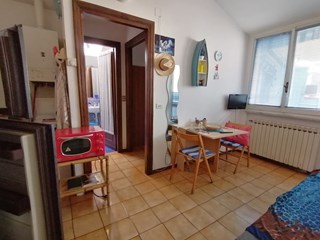 Bilocale in Affitto a Carrara, zona Marina di Carrara, 420€, 35 m², arredato
