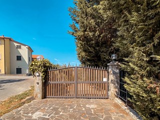 Villa in Vendita a Casarza Ligure, 700'000€, 206 m², con Box