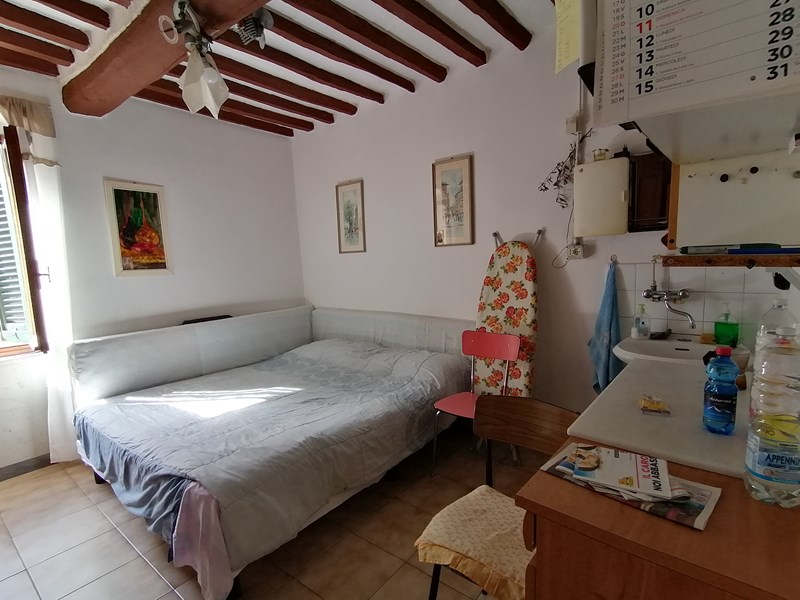 Magazzino in Vendita a Carrara, zona Carrara centro, 15'000€, 16 m²