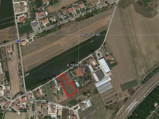 Terreno edificabile in Vendita a Cepagatti, 2360 m²