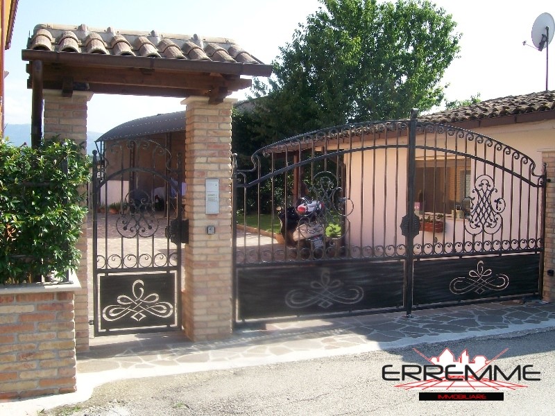 Villa in Vendita a Cepagatti, 363 m²