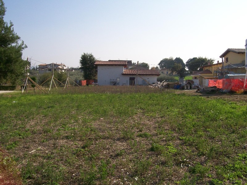 Terreno edificabile in Vendita a Cepagatti, 60'000€, 780 m²