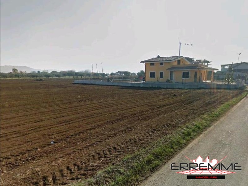Terreno edificabile in Vendita a Cepagatti, 2000 m²