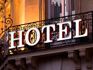 Immobile commerciale in Vendita a Carrara, 1'800'000€, 1471 m², arredato