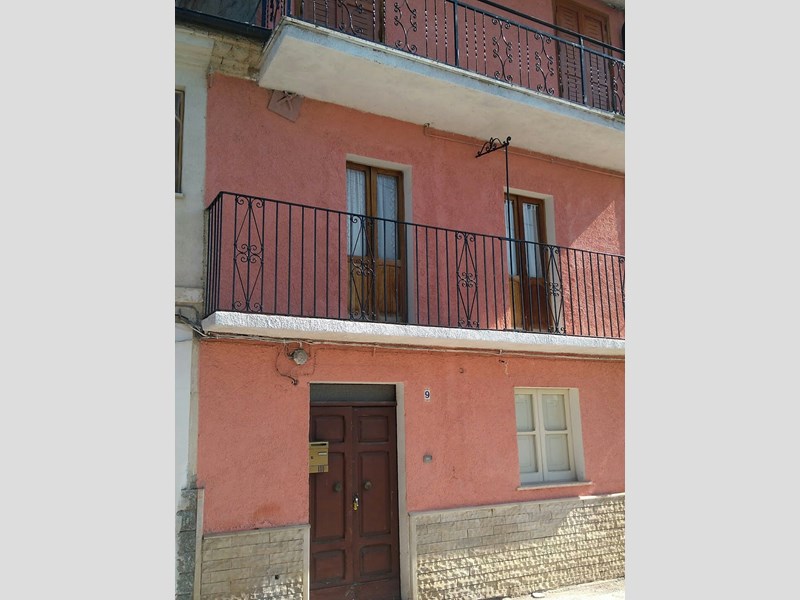 Casa Indipendente in Vendita a Ovindoli, 65'000€, 170 m²