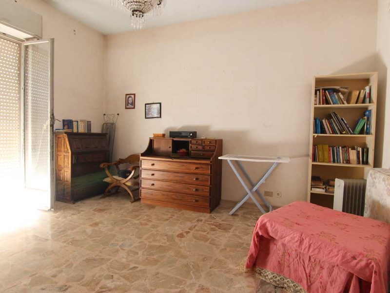 Trilocale in Vendita a Siracusa, zona viale Zecchino, 90'000&euro;, 122 m²