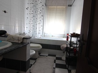 Quadrilocale in Vendita a Siracusa, zona viale Santa Panagia, 118'000&euro;, 123 m²