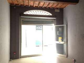 Capannone in Affitto a Lucca, zona Centro Storico, 1'500€, 25 m², arredato