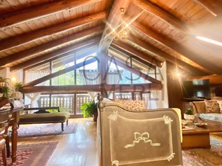 Casa Semi Indipendente in Vendita a Aymavilles, 350'000&euro;, 220 m², con Box