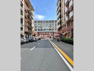 Immobile commerciale in Vendita a La Spezia, zona Periferia Est, 150'000€, 106 m²