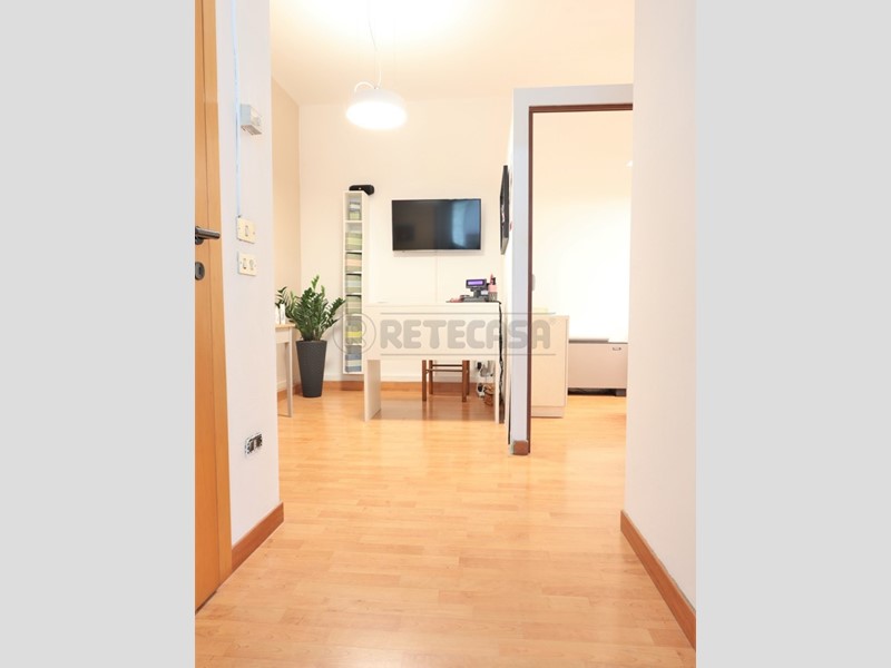 Immobile commerciale in Vendita a Longare, 55'000€, 46 m²