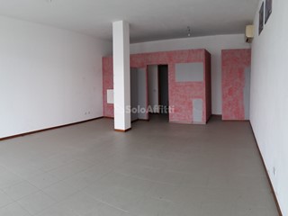 Capannone in Affitto a Legnago, zona Terranegra, 600€, 70 m²