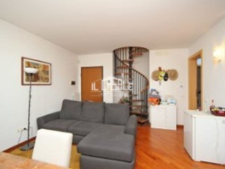 Trilocale in Vendita a Rufina, 169'000€, 70 m², con Box