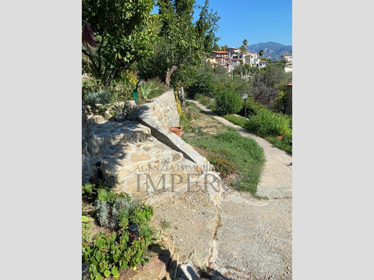 Casa Semi Indipendente in Vendita a Ventimiglia, 160'000€, 70 m²