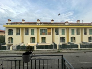 Trilocale in Vendita a Fosdinovo, zona Caniparola, 152'000€, 80 m²
